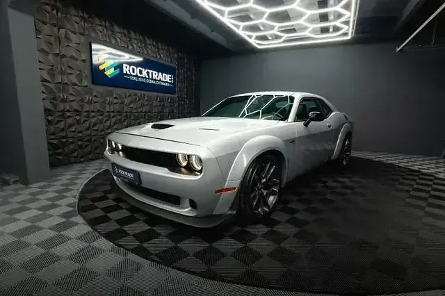 Second-hand Dodge Challenger 379 CP (278 kW) 2024 Argintiu Coupe