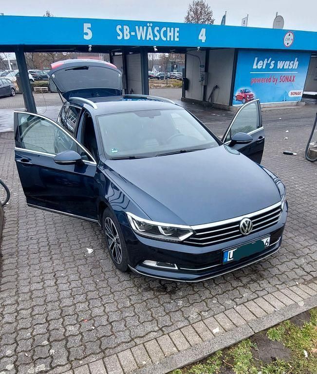 Gebraucht VW Passat Highline 150 PS (110 kW) 2016 Blau Kombi