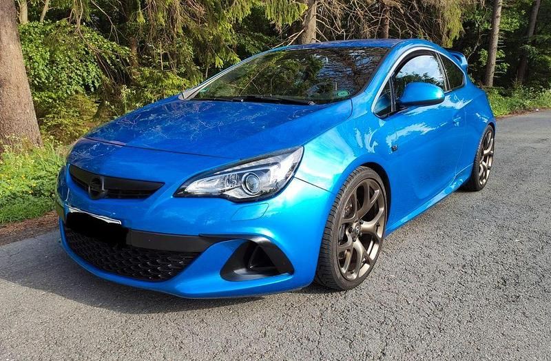 Blau Gebraucht 2013 Opel Astra OPC Coupé | 15.900 € (Etwas zu teuer) - Bild 1/4