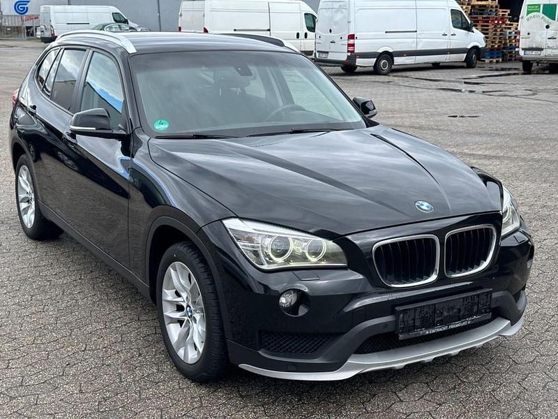 Schwarz Gebraucht 2014 BMW X1 Sport Line SUV | 6.950 € (Fairer Preis) - Bild 1/4