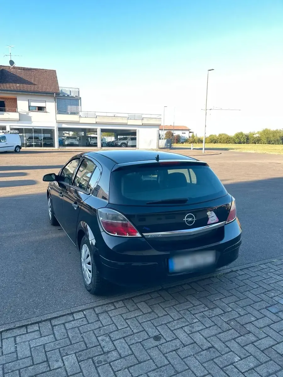 Gebraucht Opel Astra 89 PS (65 kW) 2009 Schwarz Kleinwagen