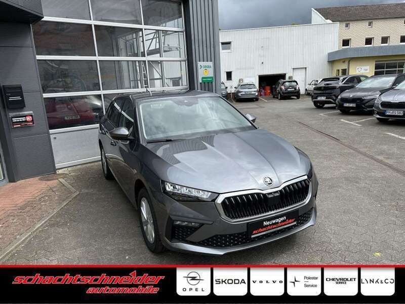 Graphitegrau metallic Gebraucht 2024 Skoda Scala Selection Kleinwagen | 22.890 € (Fairer Preis) - Bild 1/4
