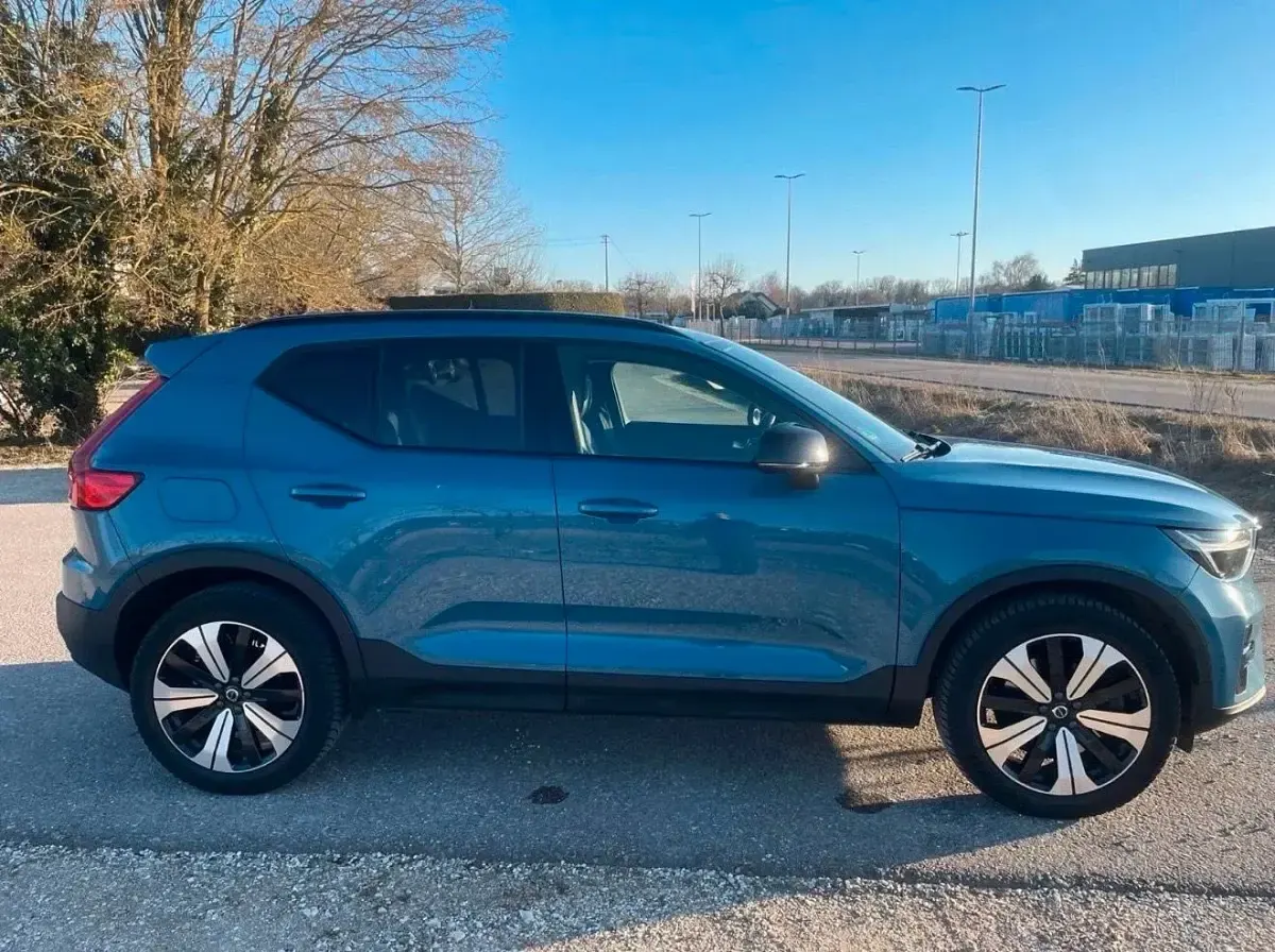 Gebraucht Volvo XC40 179 PS (131 kW) 2022 Blau SUV