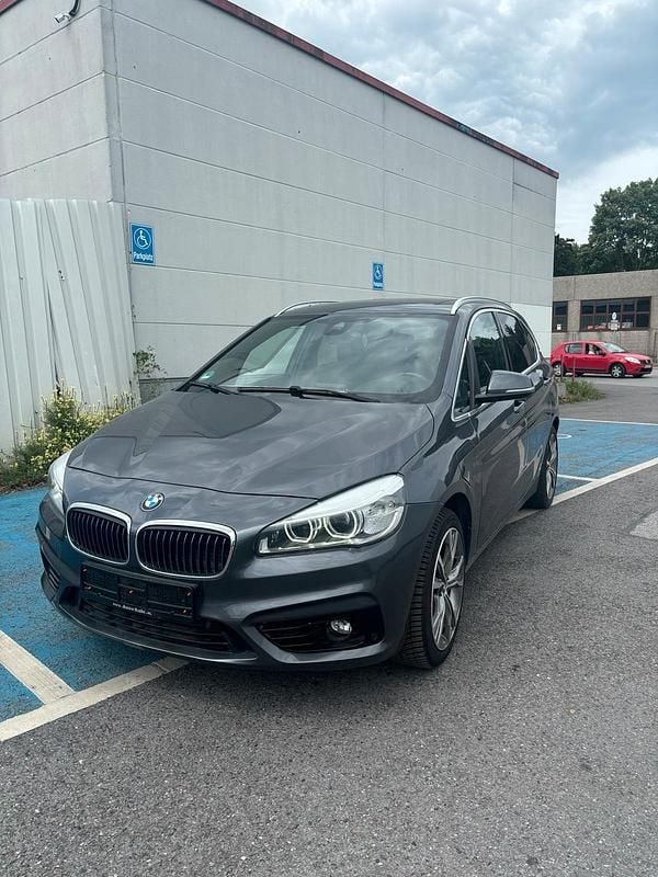 Silber Gebraucht 2017 BMW 225 iPerformance Limousine | 13.999 € (Guter Preis) - Bild 1/4