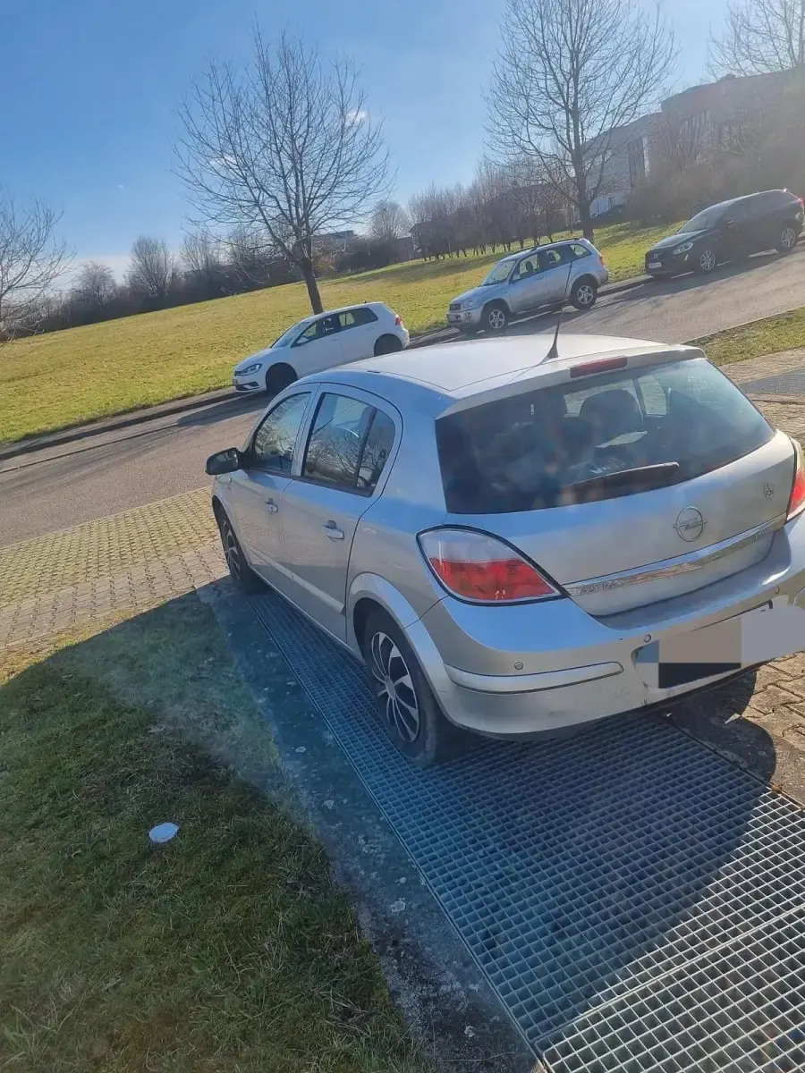 Gebraucht Opel Astra 105 PS (77 kW) 2005 Silber Kleinwagen