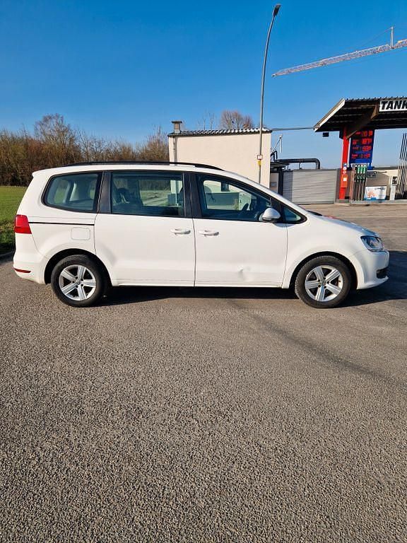 Gebraucht VW Sharan 140 PS (102 kW) 2012 Weiß Van / Kleinbus