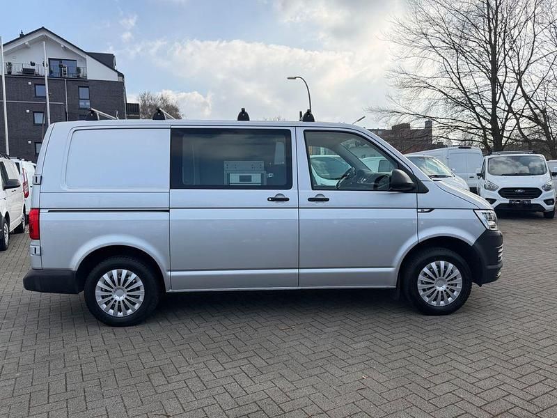 Gebraucht VW Transporter 150 PS (110 kW) 2019 Silber Van
