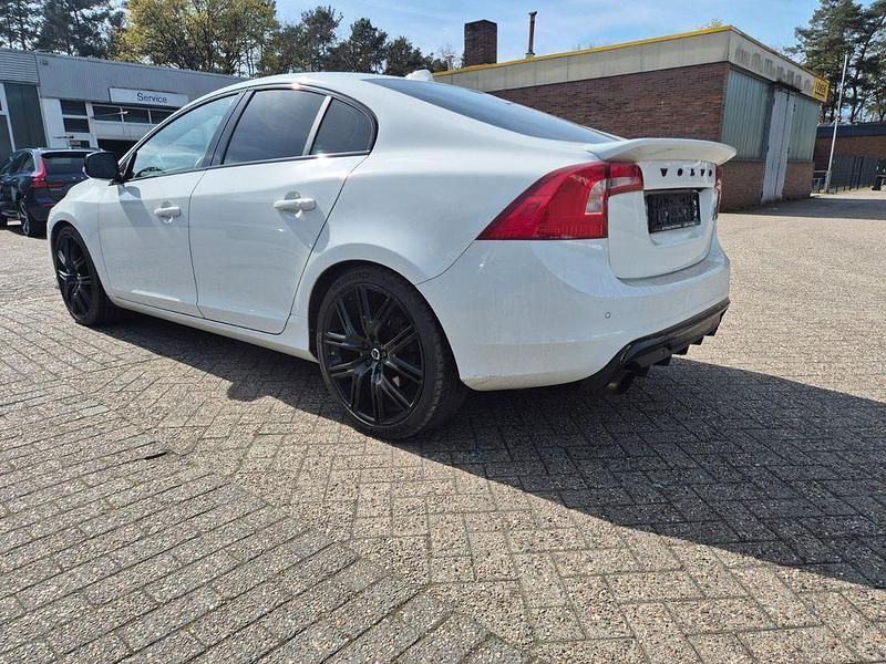Gebraucht Volvo S60 367 PS (269 kW) 2016 Weiß Limousine