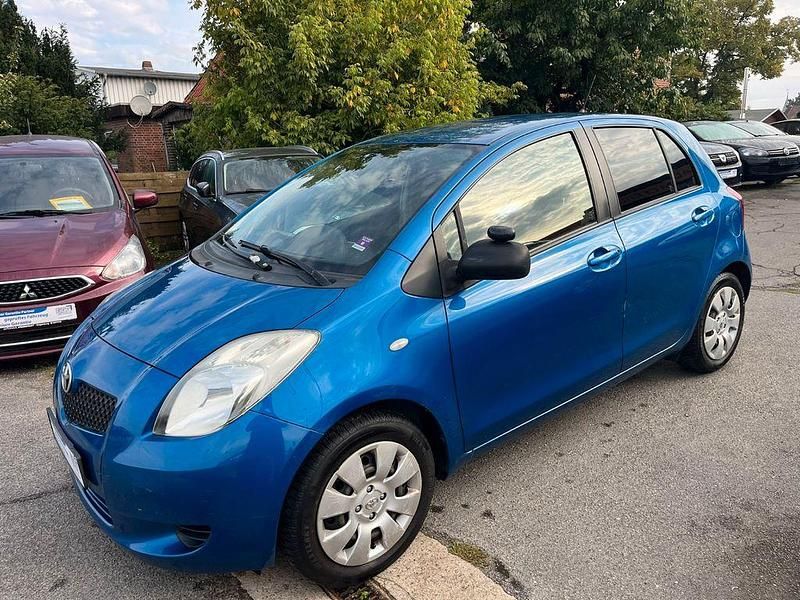 Blau Gebraucht 2006 Toyota Yaris Sol Limousine | 2.999 € (Fairer Preis) - Bild 1/4
