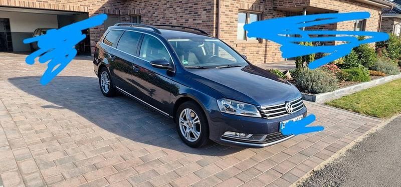 Blau Gebraucht 2012 VW Passat Comfortline Kombi | 4.800 € (Guter Preis) - Bild 1/4