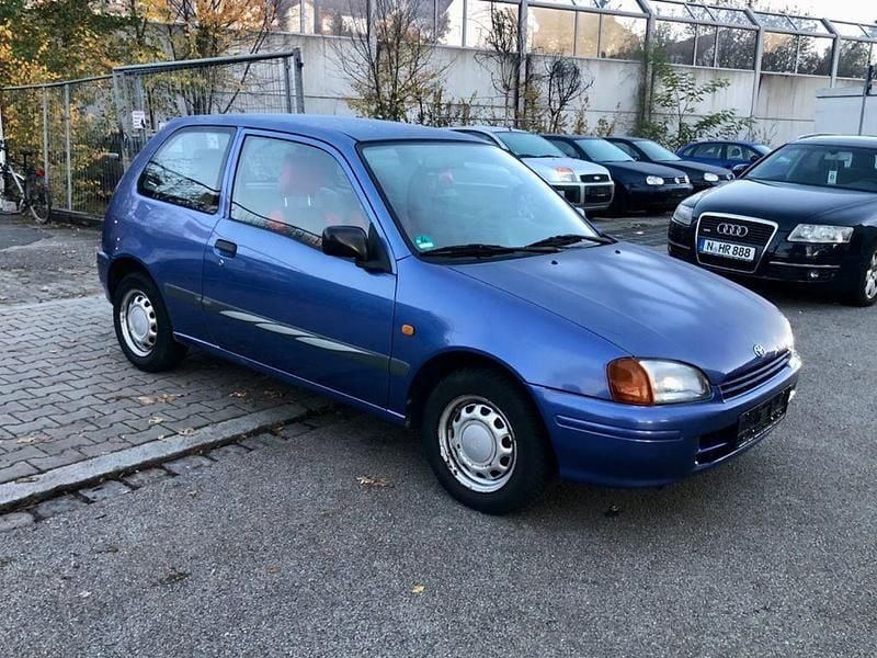 Blau Gebraucht 1997 Toyota Starlet Kleinwagen | 1.997 € (Fairer Preis) - Bild 1/4
