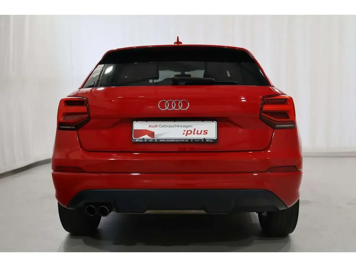 Gebraucht Audi Q2 Sport 150 PS (110 kW) 2018 Tangorot SUV