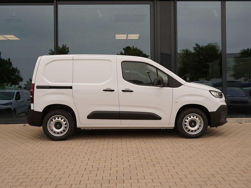 Neu Fiat Doblò 131 PS (96 kW) 2026 Weiß Van / Kleinbus