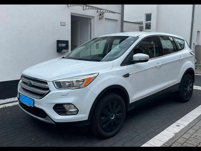 Weiß Gebraucht 2017 Ford Kuga SUV | 12.200 € (Superpreis) - Bild 1/4