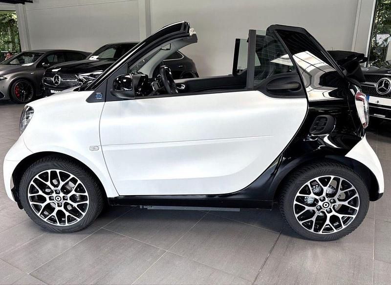 Gebraucht Smart ForTwo Electric Drive 60 kW (82 PS) 2023 Weiß Cabrio