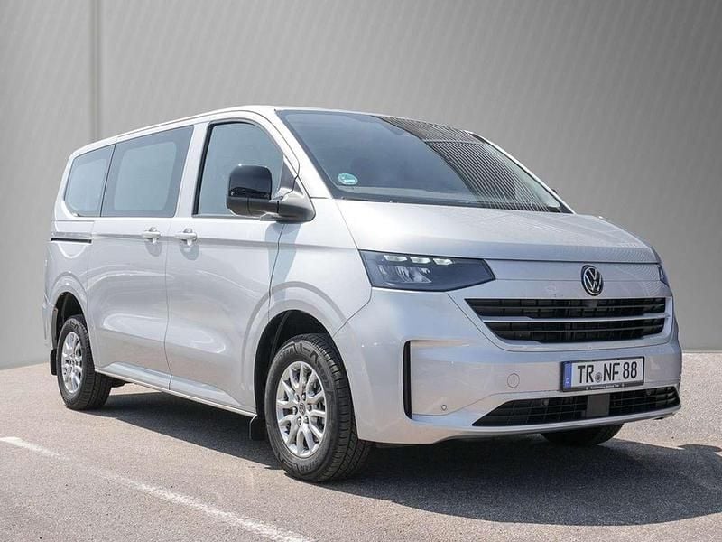 Gebraucht VW T7 Life 150 PS (110 kW) 2025 Light grey metallic Van