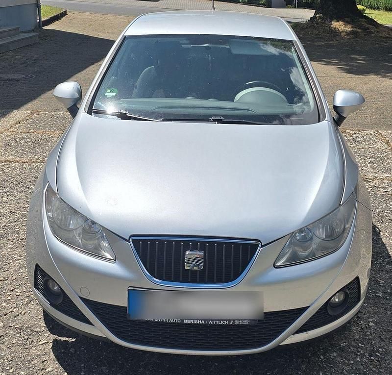 Grau Gebraucht 2010 Seat Ibiza Style Limousine | 2.000 € (Superpreis) - Bild 1/4