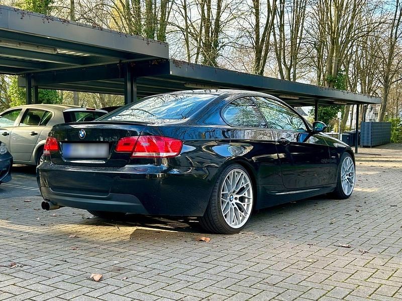 Second-hand BMW 325 Performance 218 CP (160 kW) 2008 Negru Coupe