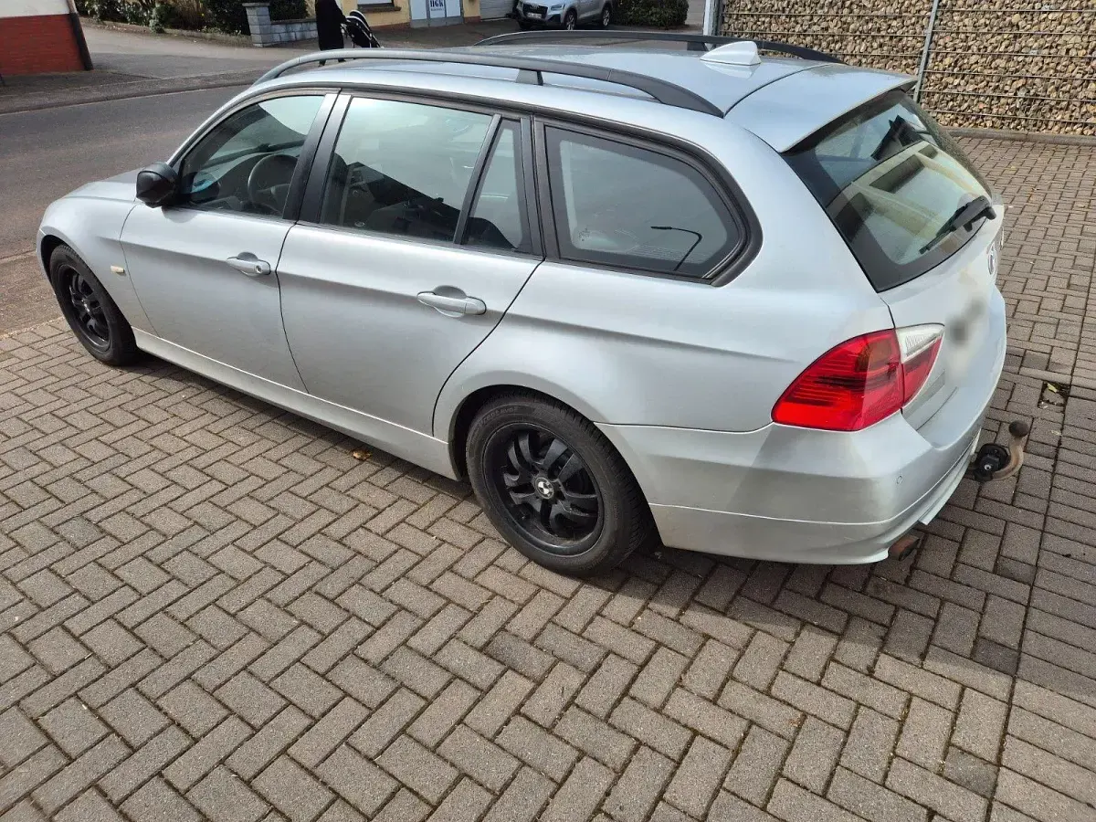 Gebraucht BMW 320 163 PS (119 kW) 2006 Silber Kombi