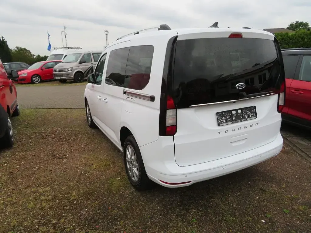 Gebraucht Ford Tourneo Connect Titanium 122 PS (89 kW) 2022 Weiß Van / Kleinbus