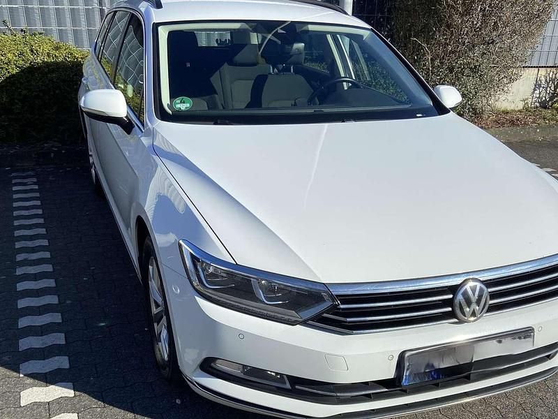 Używany VW Passat Comfortline 190 KM (139 kW) 2019 Biały Kombi