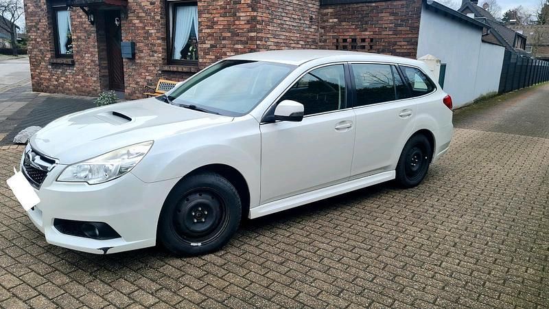 Gebraucht Subaru Legacy 150 PS (110 kW) 2013 Weiß Kombi