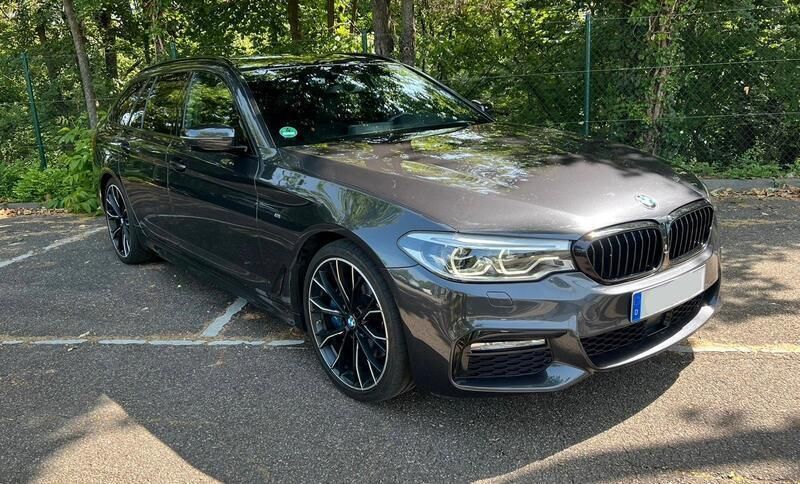 Andere außenfarben Gebraucht 2017 BMW 530 M Sport Kombi | 31.500 € - Bild 1/4
