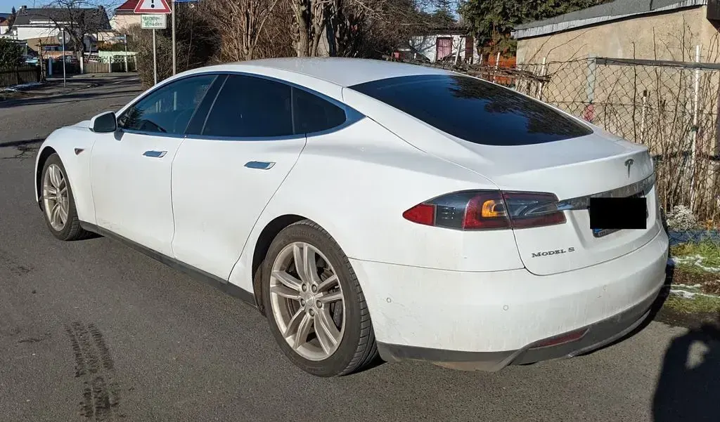 Second-hand Tesla Model S 278 kW (378 CP) 2015 Alb Hatchback