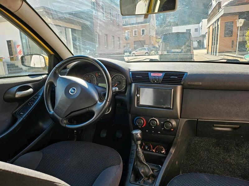 Gelb Gebraucht 2005 Fiat Stilo Kleinwagen | 1.000 € (Guter Preis) - Bild 1/4