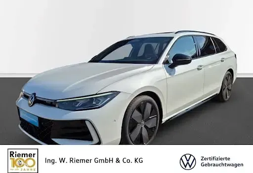 Gebraucht VW Passat IQ Drive 150 PS (110 kW) 2026 Oryxweiß perlmutteffekt Kombi