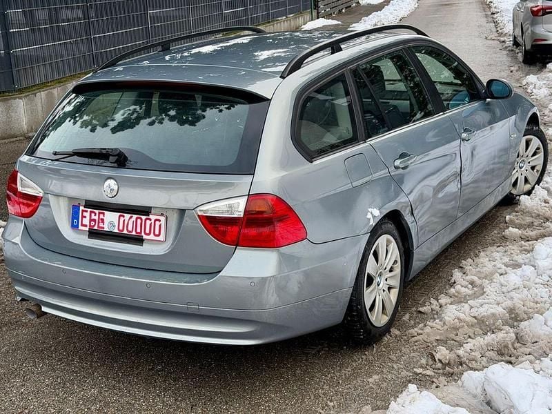 Second-hand BMW 320 163 CP (119 kW) 2006 Albastru Break