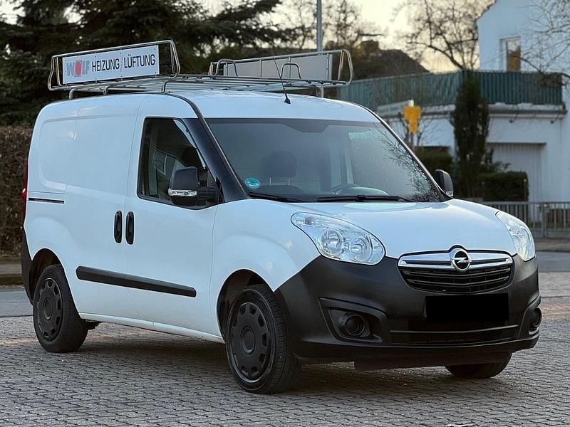 Gebraucht Opel Combo 95 PS (69 kW) 2017 Weiß Van / Kleinbus