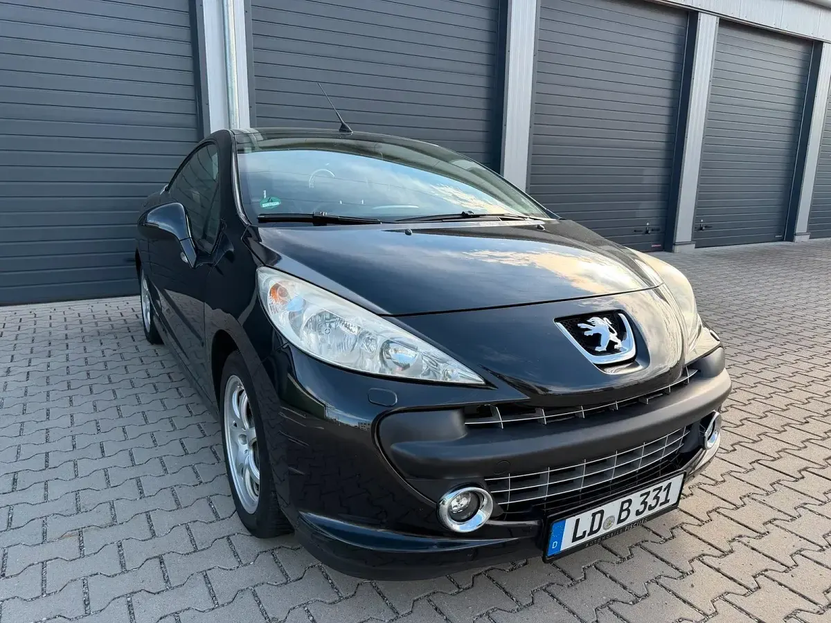 Gebraucht Peugeot 207 CC 120 PS (88 kW) 2008 Schwarz Cabrio