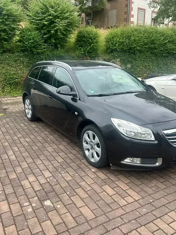 Gebraucht Opel Insignia Edition 160 PS (117 kW) 2012 Schwarz Kombi