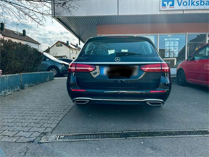 Gebraucht Mercedes 220 194 PS (142 kW) 2021 Schwarz Kombi