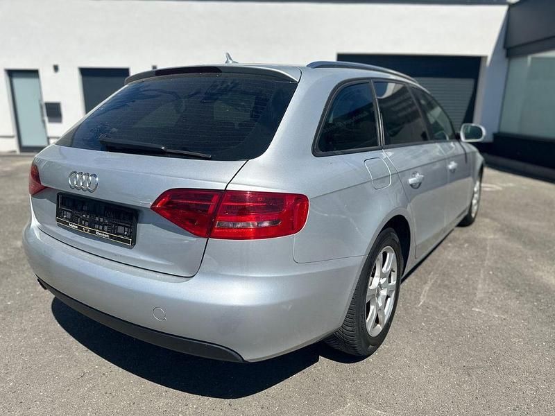 Gebraucht Audi A4 Attraction 136 PS (100 kW) 2010 Silber Kombi