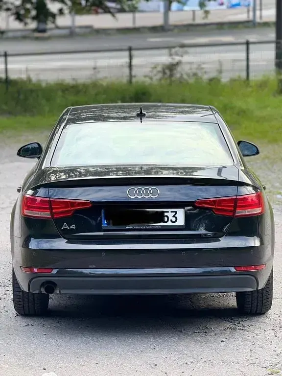 Gebraucht Audi A4 150 PS (110 kW) 2018 Schwarz Limousine