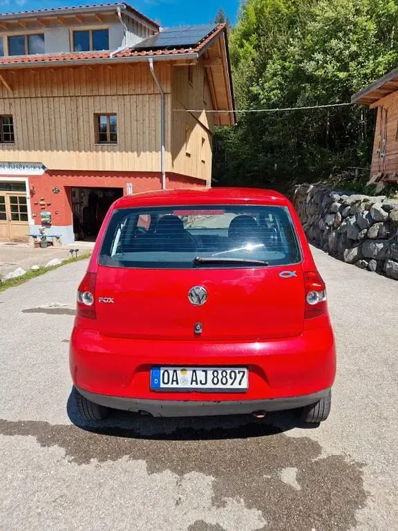 Usado VW Fox 54 CV (39 kW) 2005 Rojo Utilitario