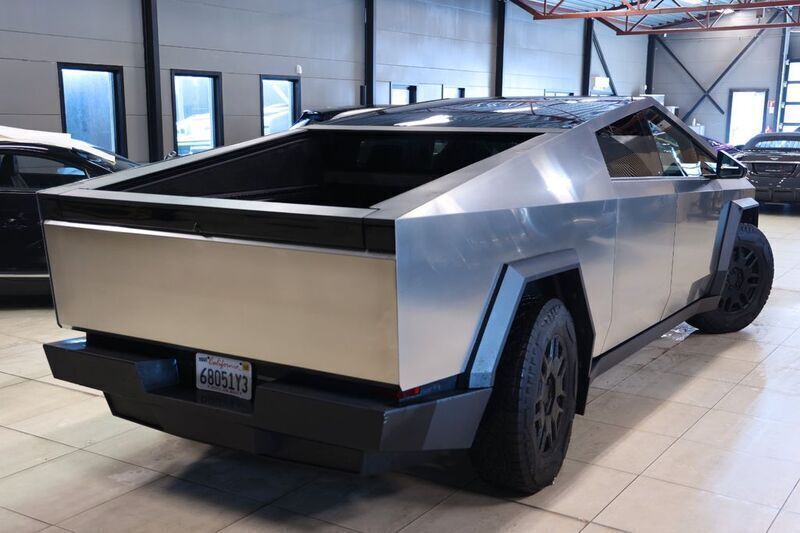 Gebraucht Tesla Cybertruck 2024 Silber Pickup