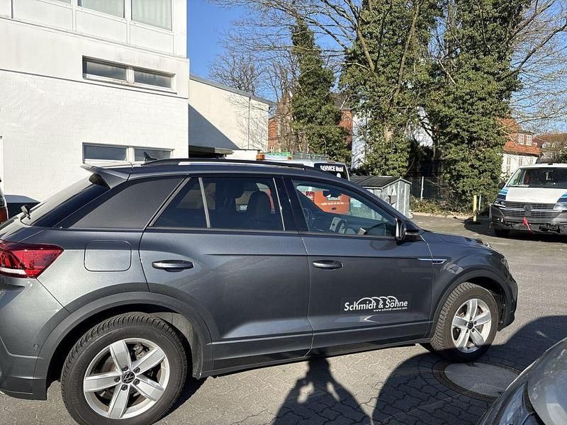 Gebraucht VW T-Roc R-line 150 PS (110 kW) 2024 Indiumgrau (metallic) SUV