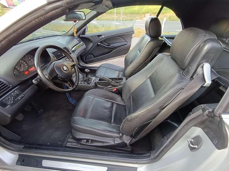 Grau Gebraucht 2000 BMW 320 Cabriolet Cabrio | 8.100 € (Etwas zu teuer) - Bild 1/4