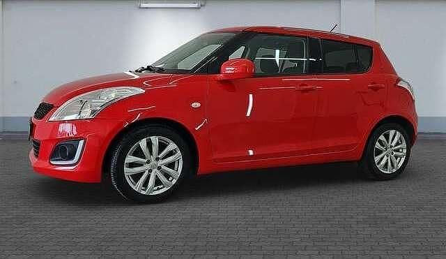 Gebraucht Suzuki Swift Club 94 PS (69 kW) 2014 Rot metallic Kleinwagen