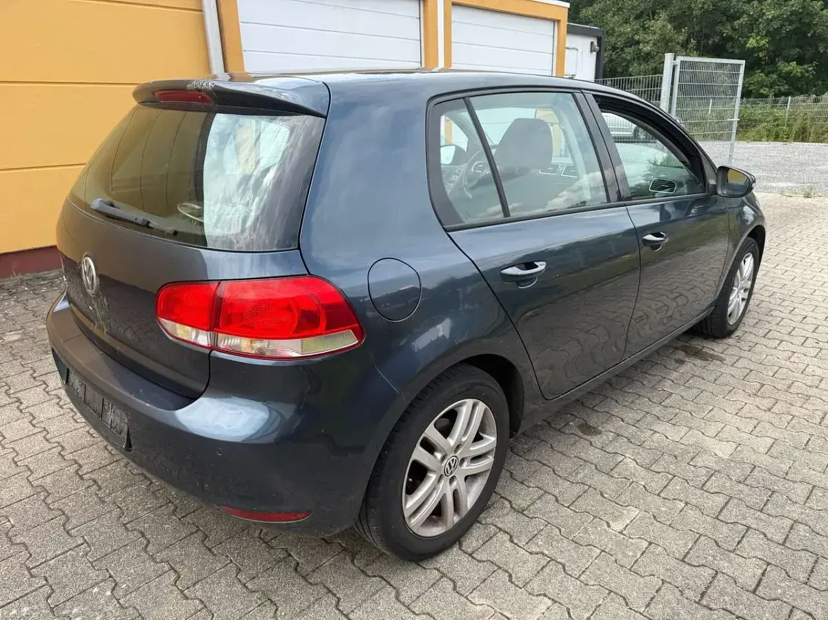 Gebraucht VW Golf VI Trendline 105 PS (77 kW) 2010 Blau Limousine