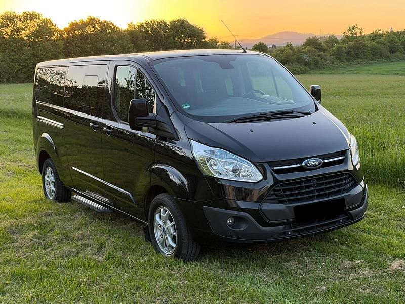 Second-hand Ford Transit Custom Titanium 155 CP (114 kW) 2014 Negru Monovolum