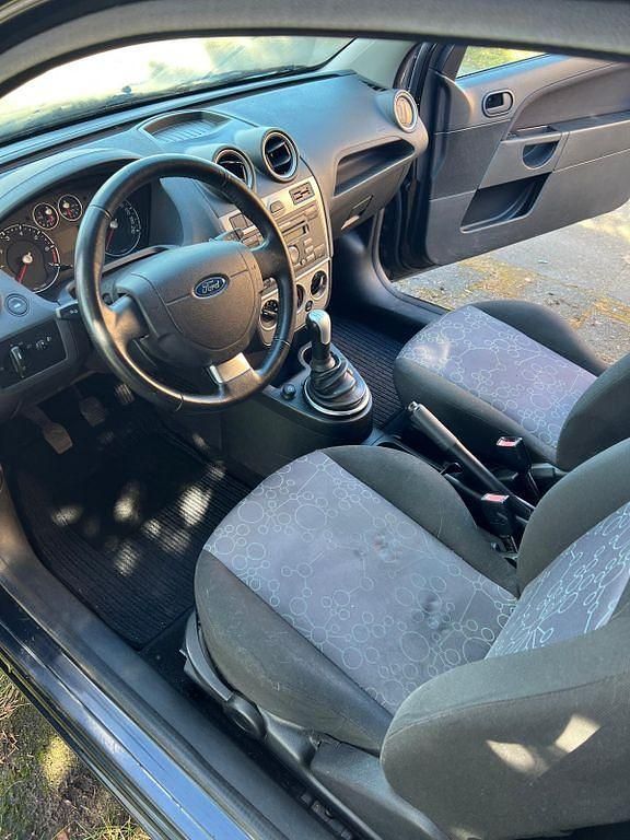 Gebraucht Ford Fiesta 69 PS (50 kW) 2008 Schwarz Kleinwagen