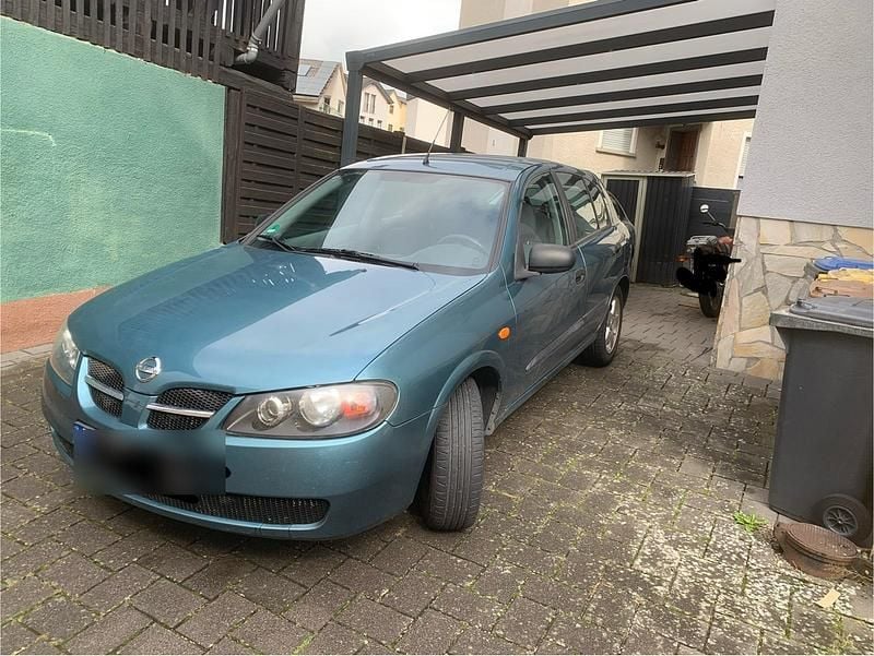 Blau Gebraucht 2003 Nissan Almera Limousine | 900 € (Superpreis) - Bild 1/4