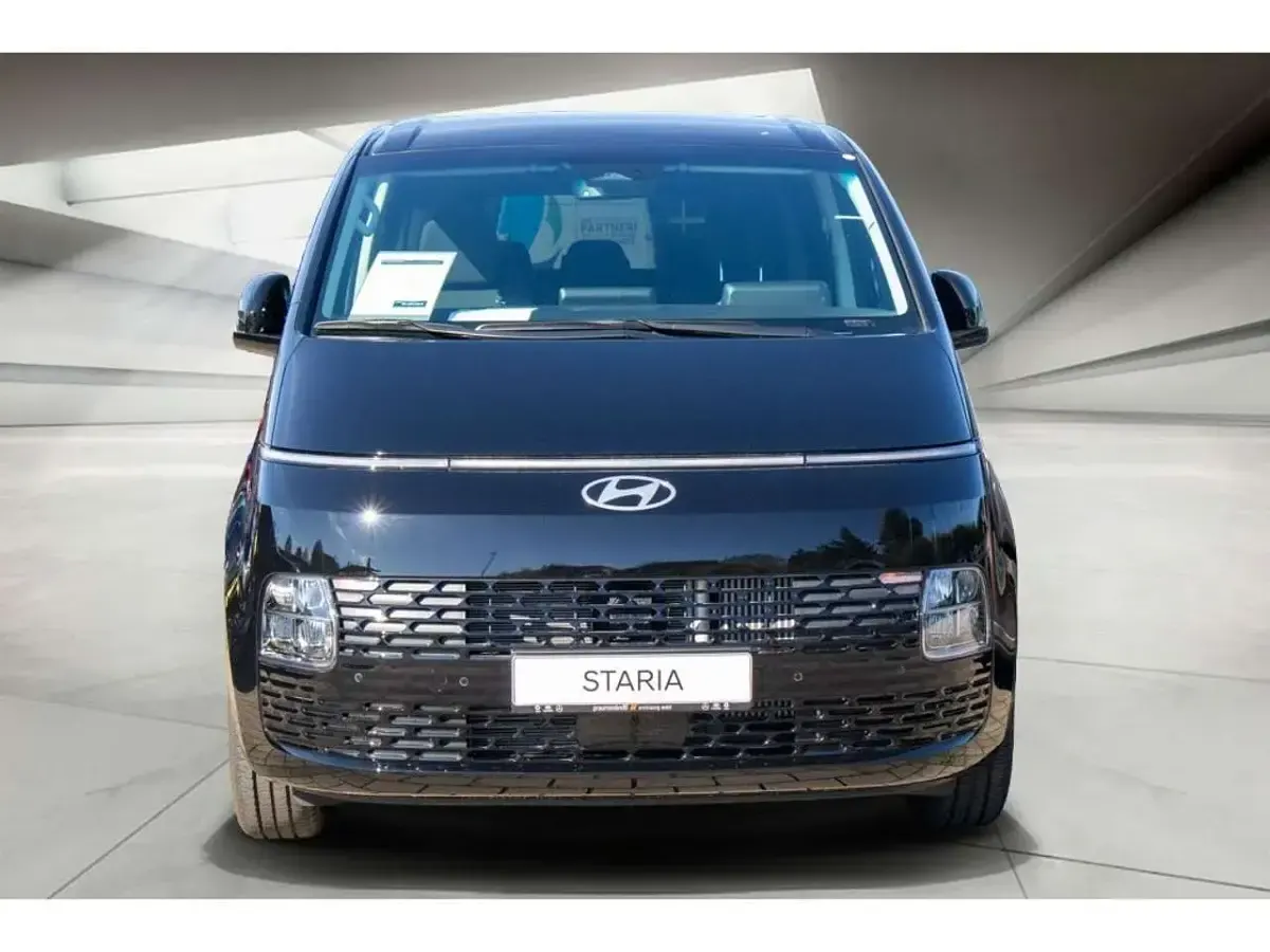 Gebraucht Hyundai Staria Trend 224 PS (164 kW) 2026 Schwarz Van / Kleinbus
