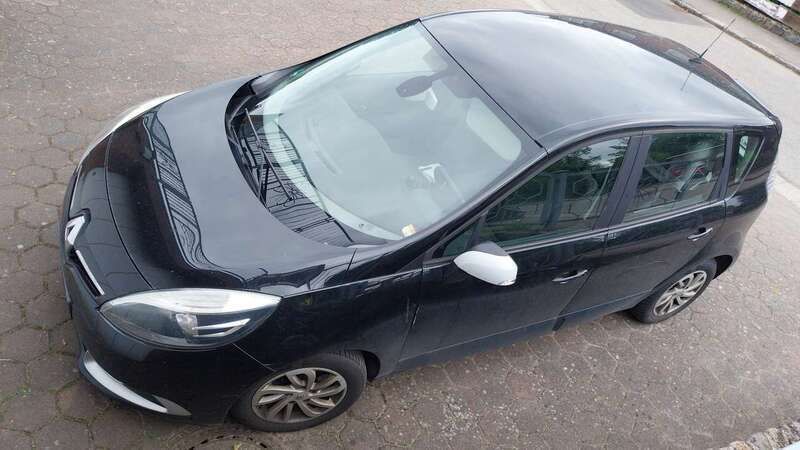Schwarz Gebraucht 2014 Renault Scénic III Van / Kleinbus | 3.456 € (Superpreis) - Bild 1/4