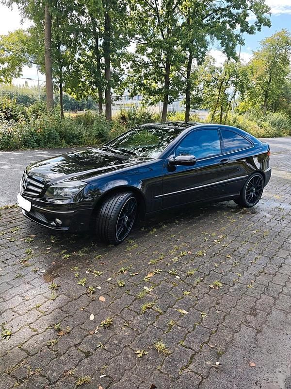 Schwarz Gebraucht 2009 Mercedes 350 Coupé | 15.200 € (Superpreis) - Bild 1/4