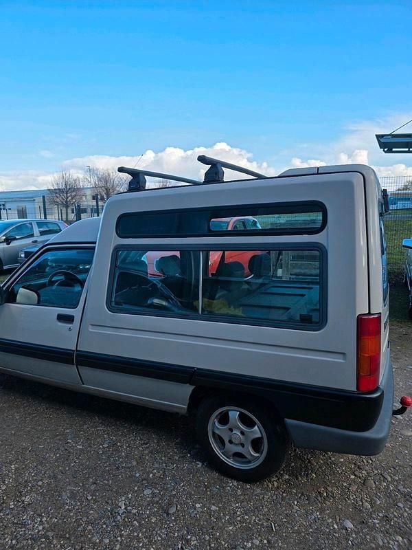 Gebraucht Renault Rapid 79 PS (58 kW) 1996 Beige Van / Kleinbus